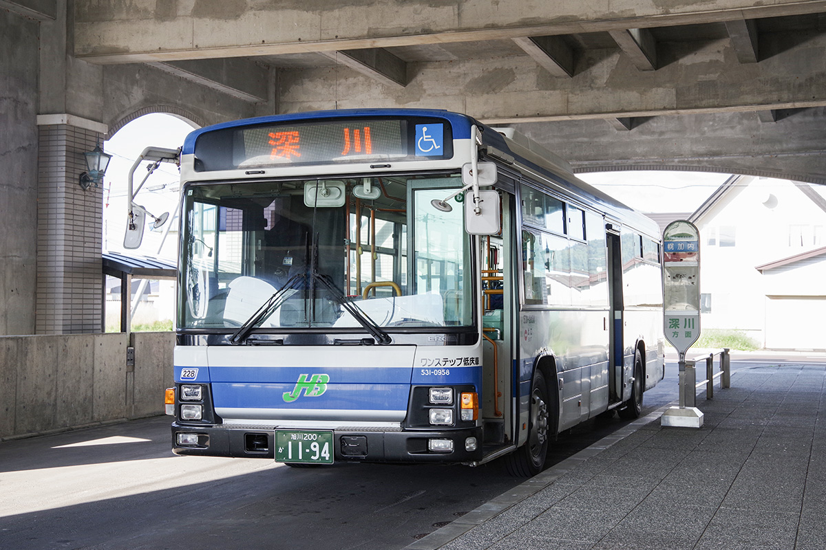 車両が変わって風情爆上がり? 開業30周年を迎えた「JR北海道バス深名線