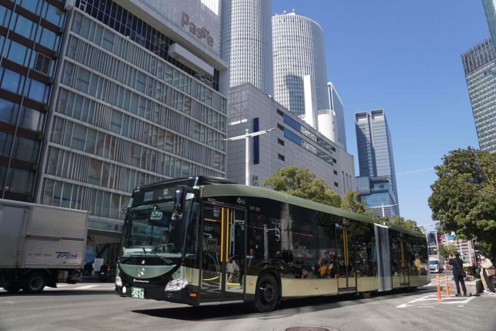 名古屋SRTってなに？　なんと回遊観光特化の連節バスだった……だと!?