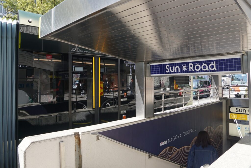 バス停用地が確保できないため締め切りになるドアはもったいない