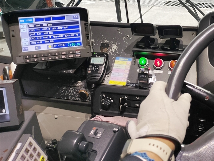 フジエクスプレスのバス無線はアナログVHF波とインターネット網を使用したIP無線の2波で不感地帯がないようにカバーしている