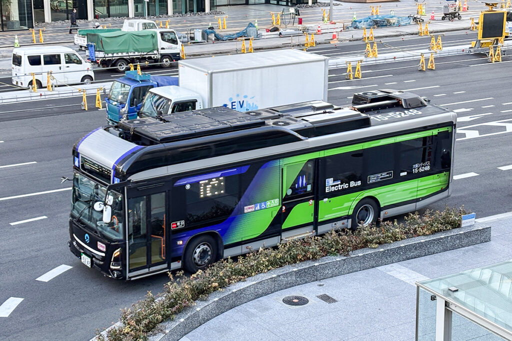 まだまだレアキャラ感漂う最新の電気自動車・エルガEVが現れた!