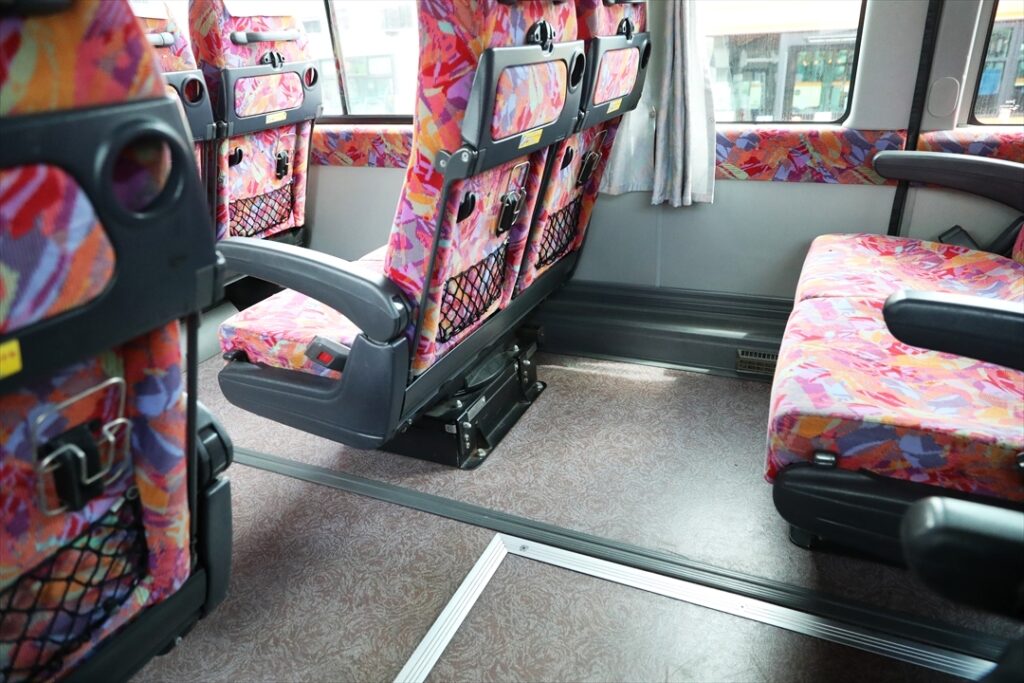 利益が出る高速路線も減便が続く