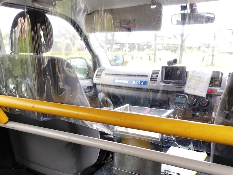 定員10名のワゴン車にしてでも運行を続けるバス事業者もある