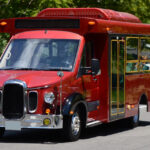 最新型のEVは何とボンネットバスだと!?　真っ赤なボディに最新のテクノロジーを満載!!『オノエンスター・セントロ』だ