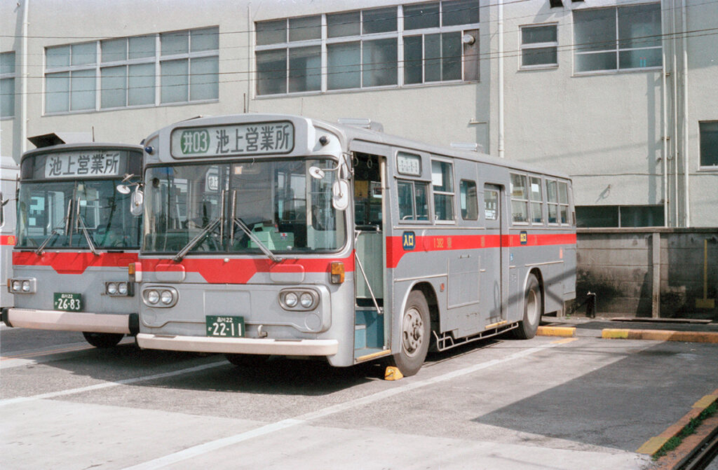 三菱ふそうエアロスター以前のMP118はモノコックボディで通称ブルドッグと言われていた