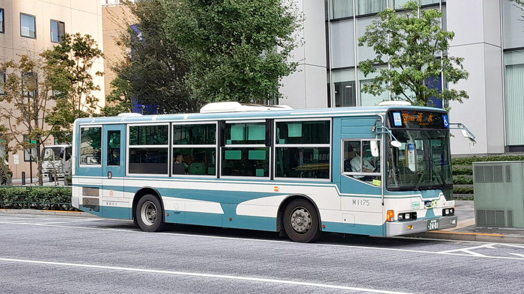 二代目エアロスターは初代デザインを継承しつつ進化した