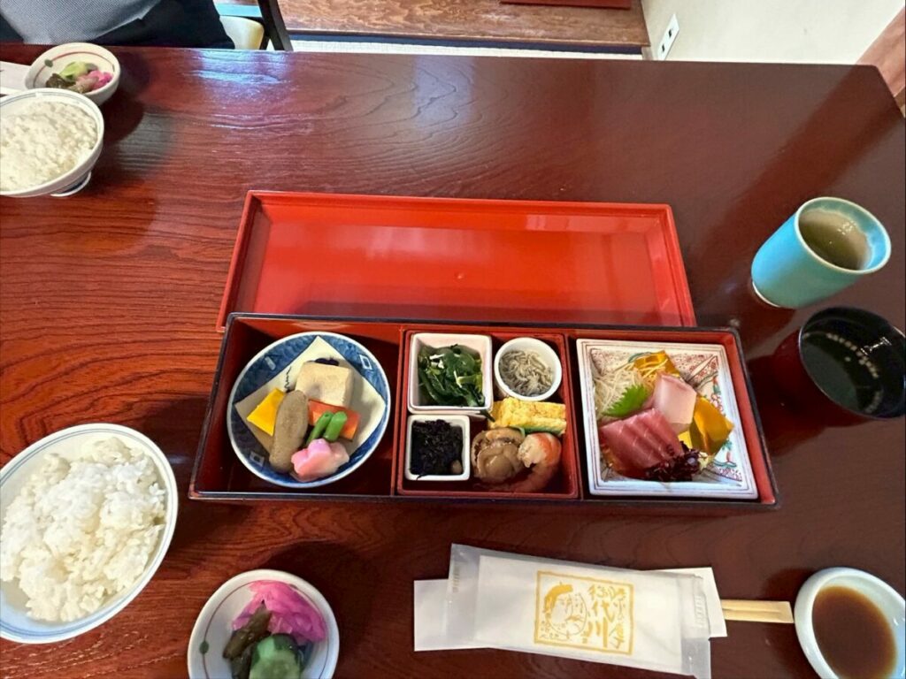 ご飯も旅の楽しさのひとつ