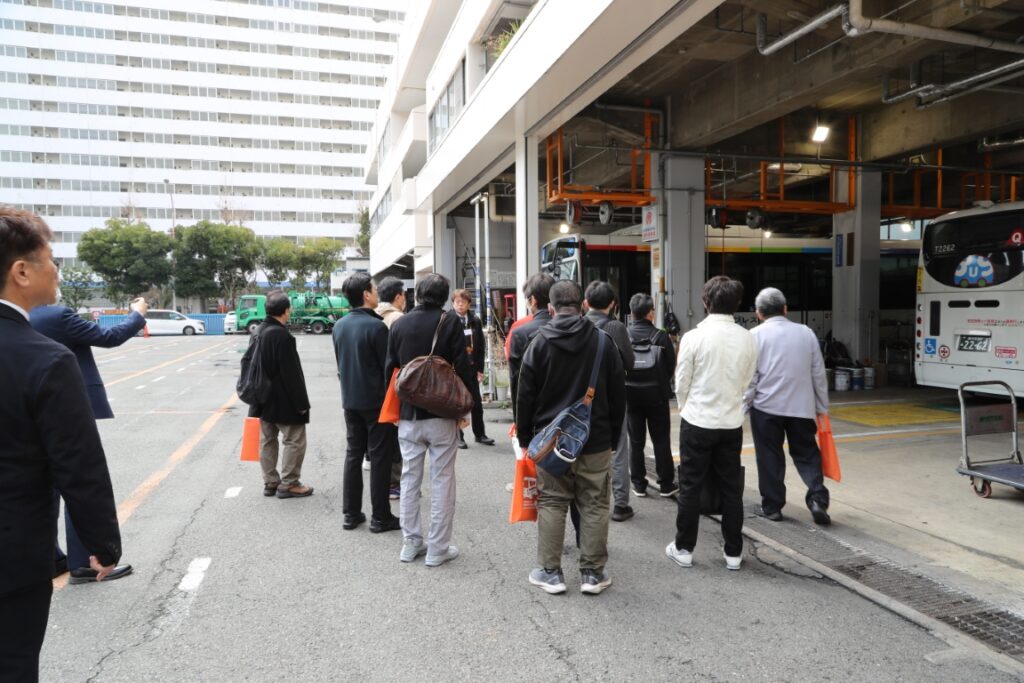 整備工場の見学