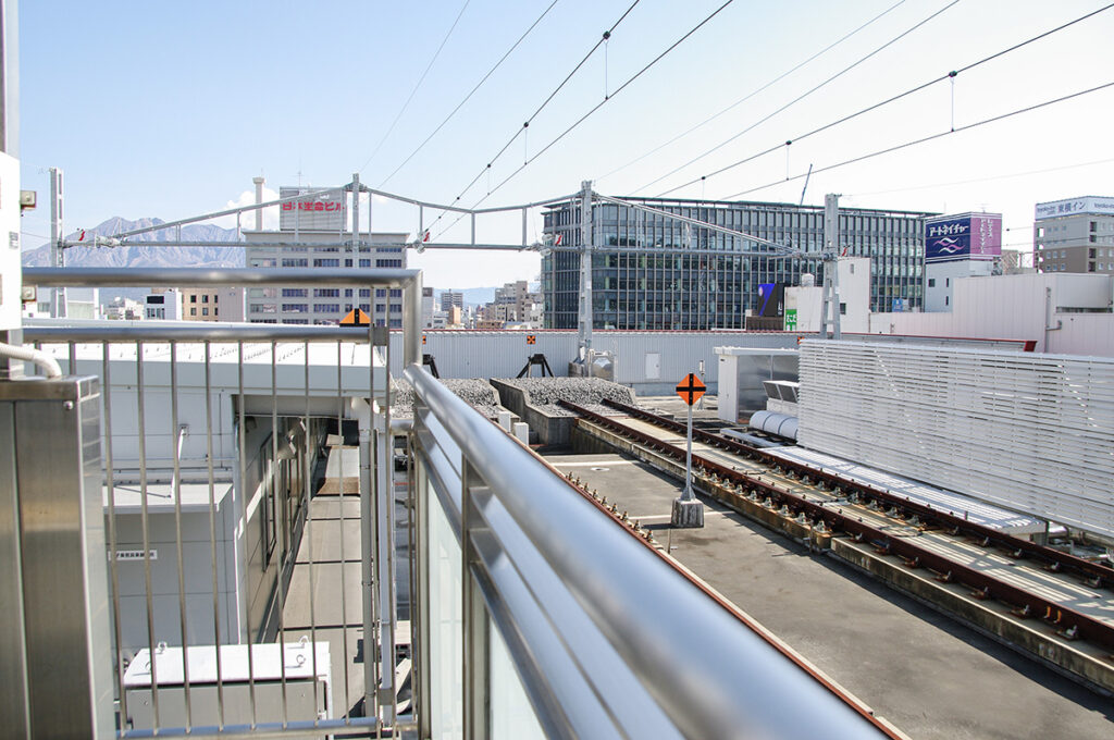 2009年当時には「壁」がなかった鹿児島中央駅新幹線ホームの端っこ