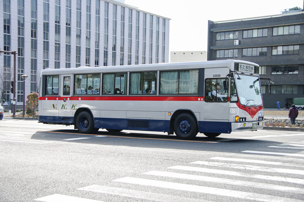 メトロ窓を取り付けた南国交通の1995年式いすゞキュービック