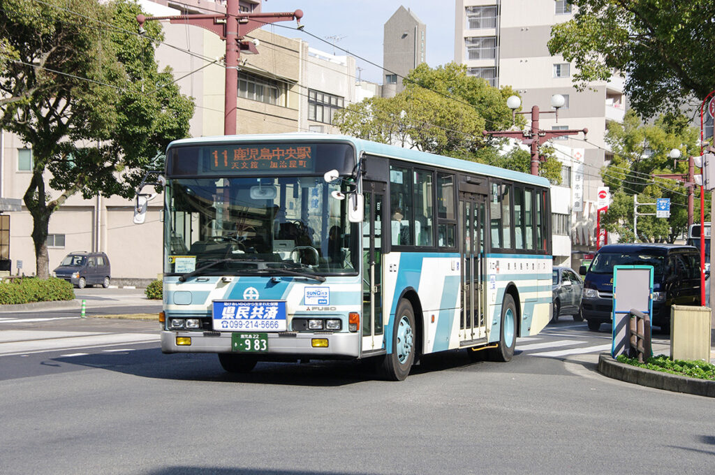 鹿児島市営バスの三菱ふそう二代目エアロスターの1998年式初期モデルMP717