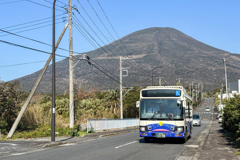 東京都のリゾートアイランド「八丈島」! 　島内の路線バス事情ってどうなってるんだろう!?