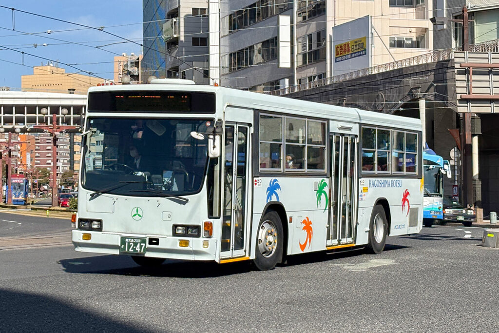 1998年式のKC-LV380N。ホイールベースが若干短いモデル