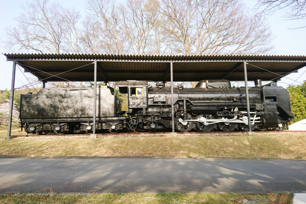 サイドに白など色差しを行っていない硬派なスタイルを再現?