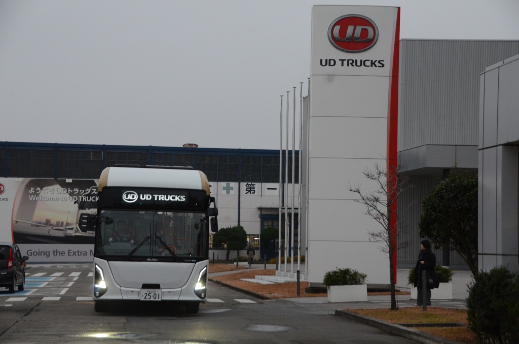 2025年12月25日夕刻、デビュー第1便が出発!!