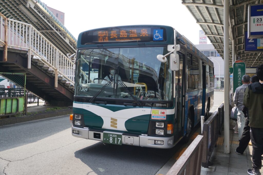 臨時の直通バスはいすゞエルガだった