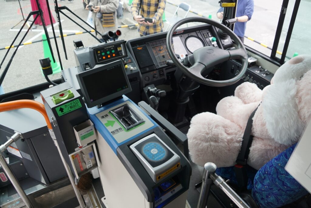 イベントで公開された運転席