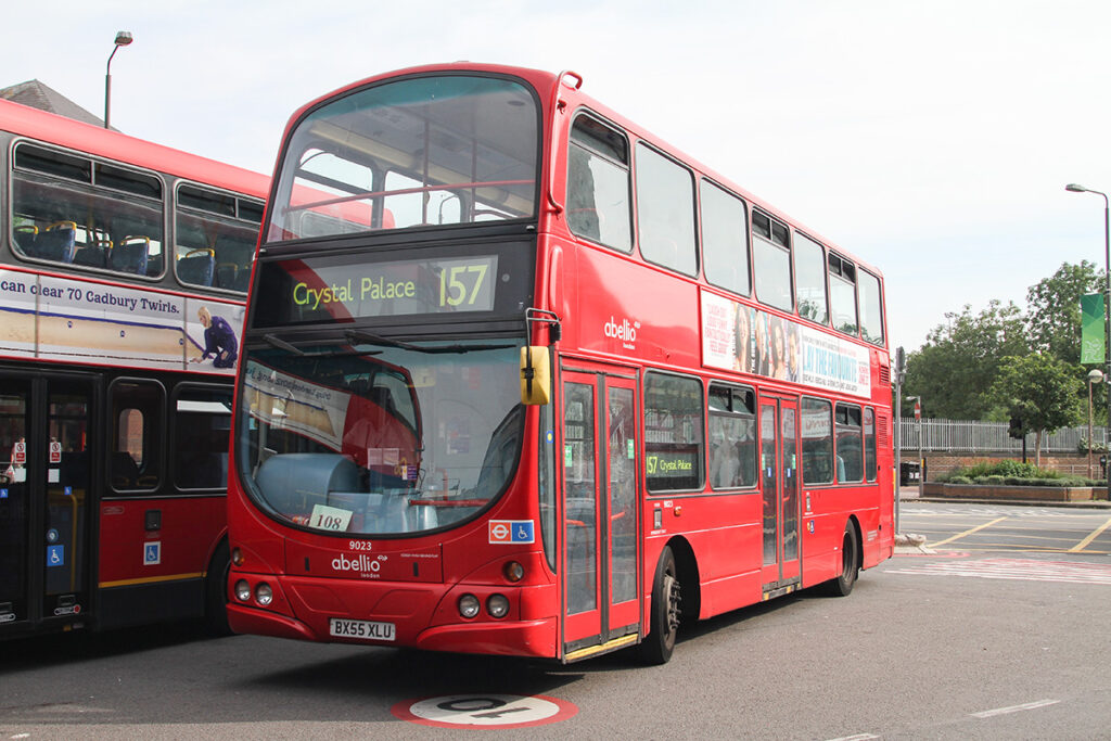 ライト・エクリプス・ジェミニの初代型。丸目4灯デザインが特徴的だった