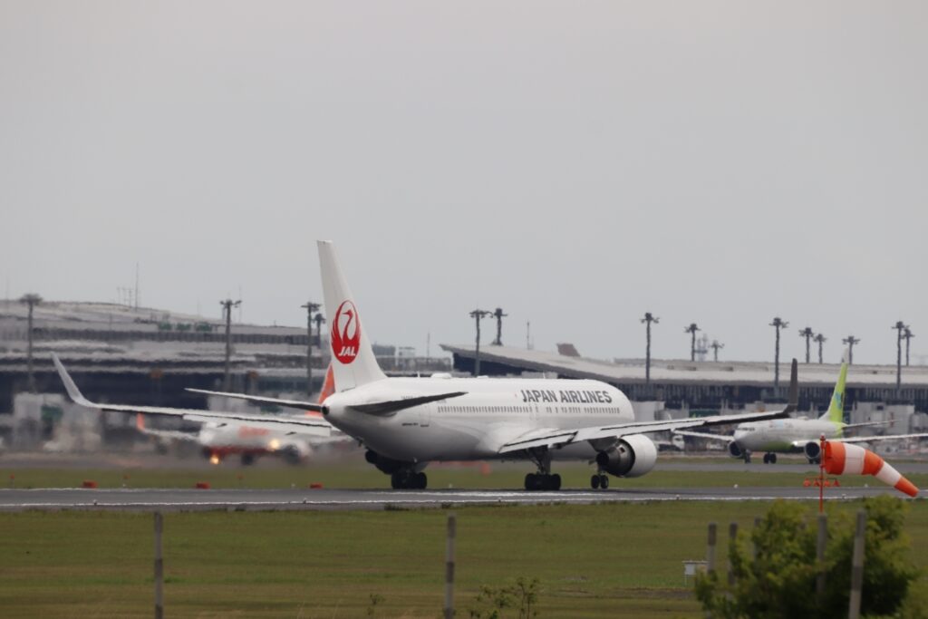 離陸直前のJAL機