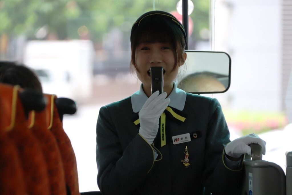 最後の挨拶代わりに突然歌いだした楽しいガイドさん