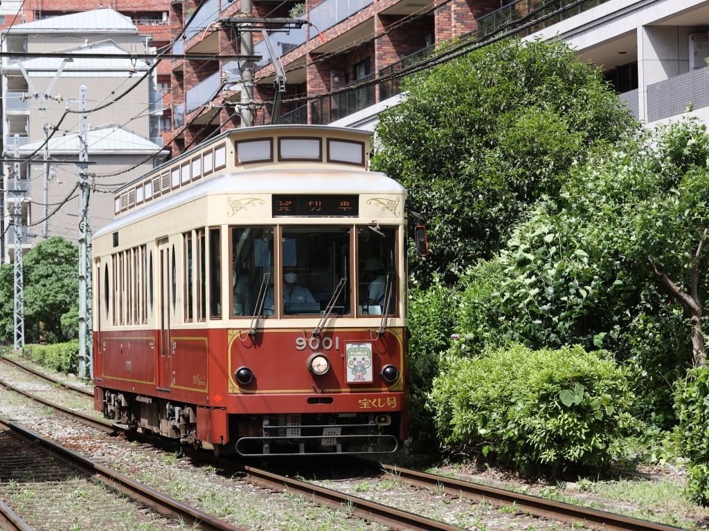 都営バスや都電荒川線を乗り継いでたどり着いたのは田町駅？