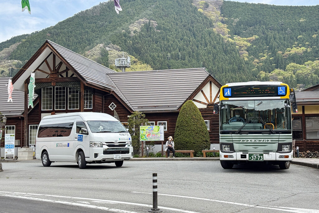 奥多摩〜小菅村へのアクセスに村営バスを活用する手も