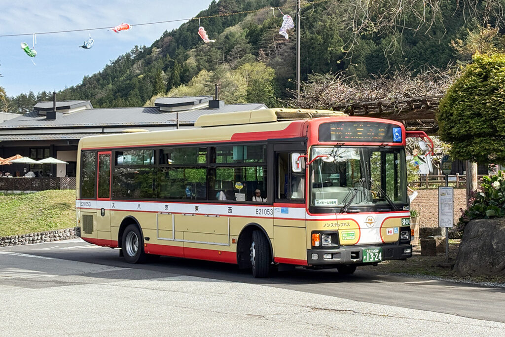 西東京バスの県境越え系路線の一つ・奥12系統