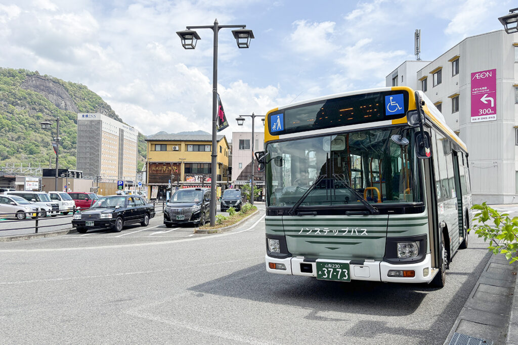 大月駅〜小菅の湯間1時間ぴったりのバス旅