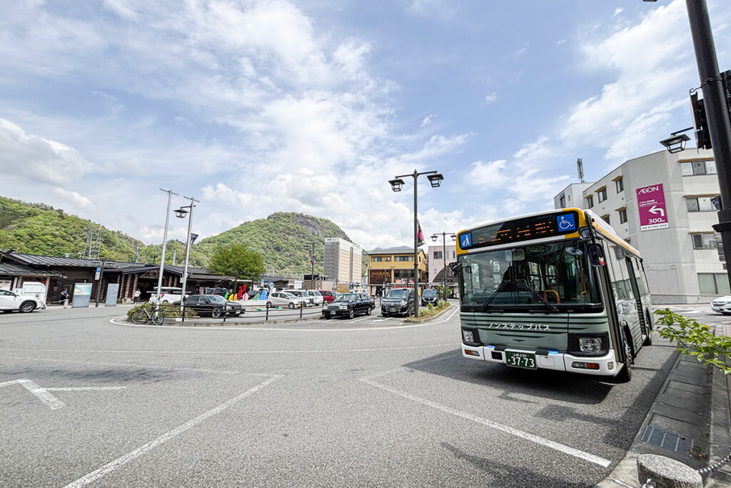 路線バスをメインに、北回りで八王子〜大月間を大胆に移動