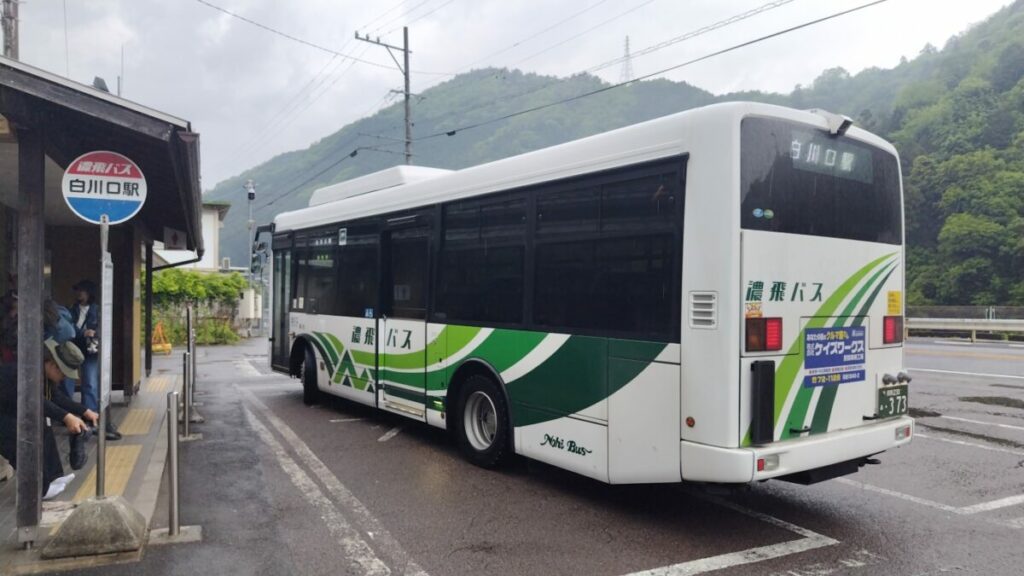 運賃は均一100円か200円