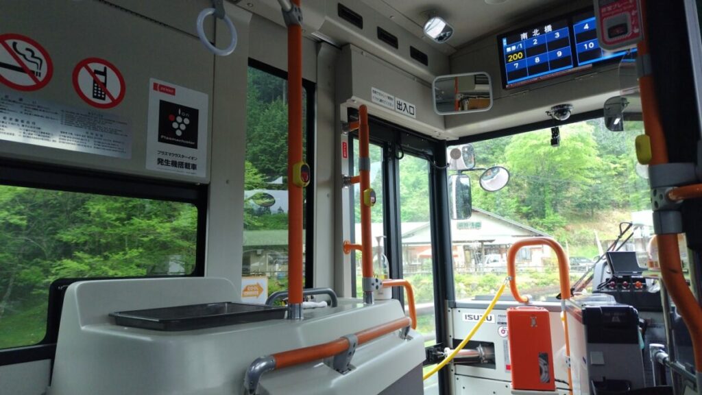 運賃は低廉に抑えられているが問題はバスを動かす人がいないこと