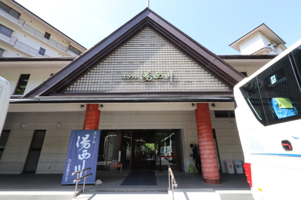 目的地までは長い時間がかかるがチェックイン時刻に合わせてあるので結果的にちょうど良い時間になっている