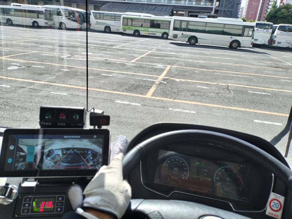 同じ大きさで多くのタイプのバスを乗りこなす