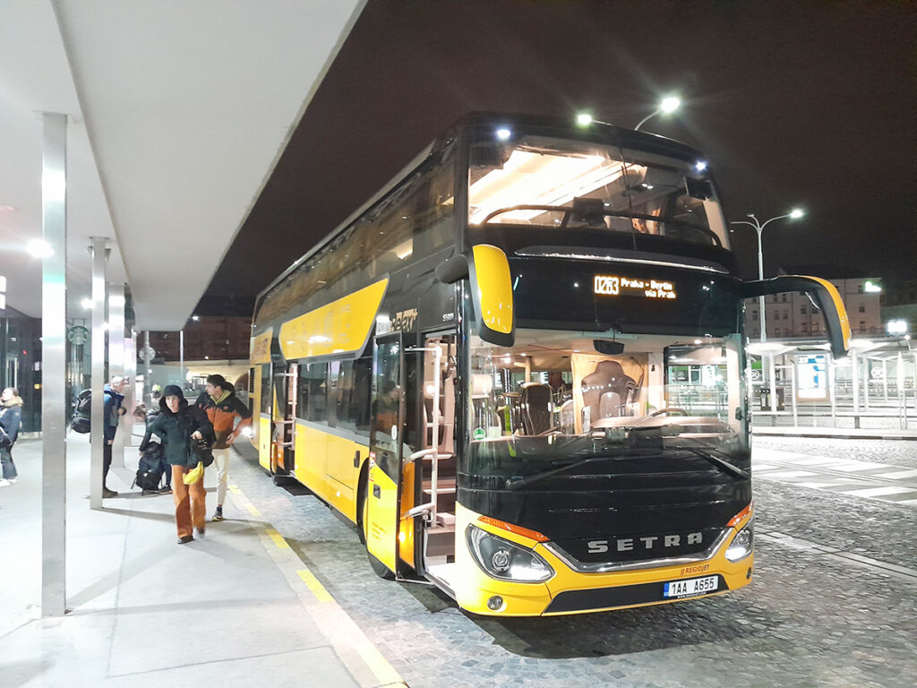 レギオジェットに導入されたセトラ製新型2階建て車両。ヨーロッパでは珍しい3列シートを装備している