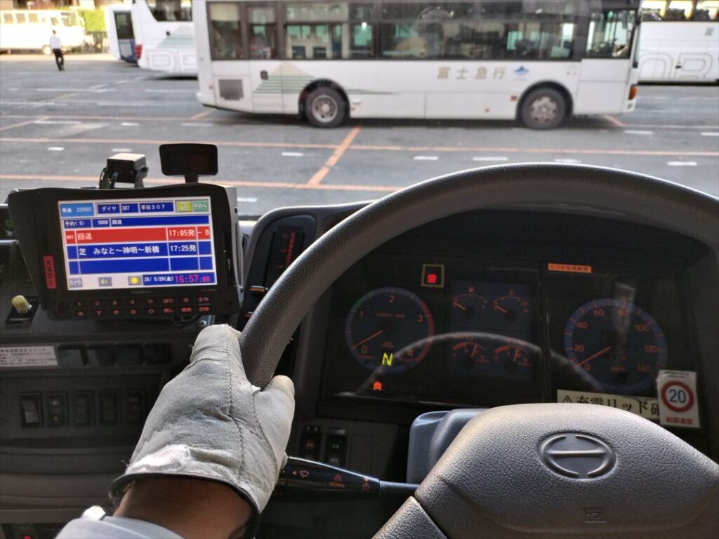 【バス運転士不足問題】こんな運転はやめて!!　その運転が子や孫に迷惑をかけることに……だと!?