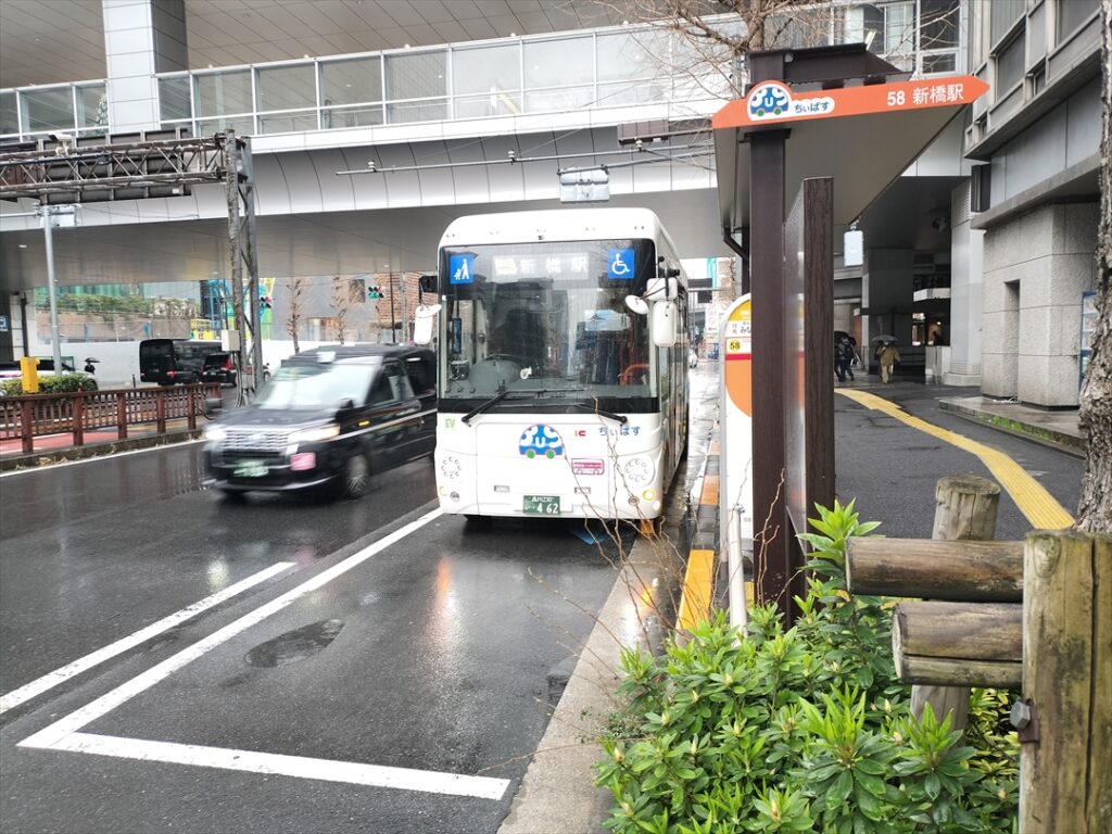 タクシー運転手は二種免許を持っているので周囲の交通に対して急ブレーキを踏ませるような運転は厳に慎んでほしい