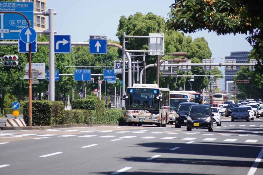 車社会の名古屋で定時性を確保するために考え出されたシステムが基幹バスだ！
