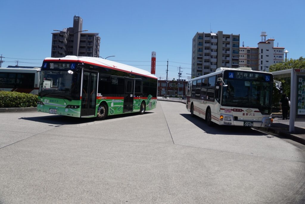引山バスターミナル