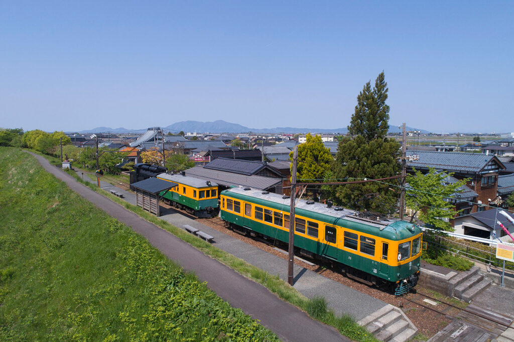 月潟駅で鉄道時代の面影を偲ぶのもアリ