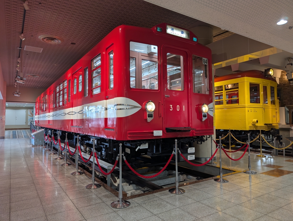 丸ノ内線のお手本のような車両だ