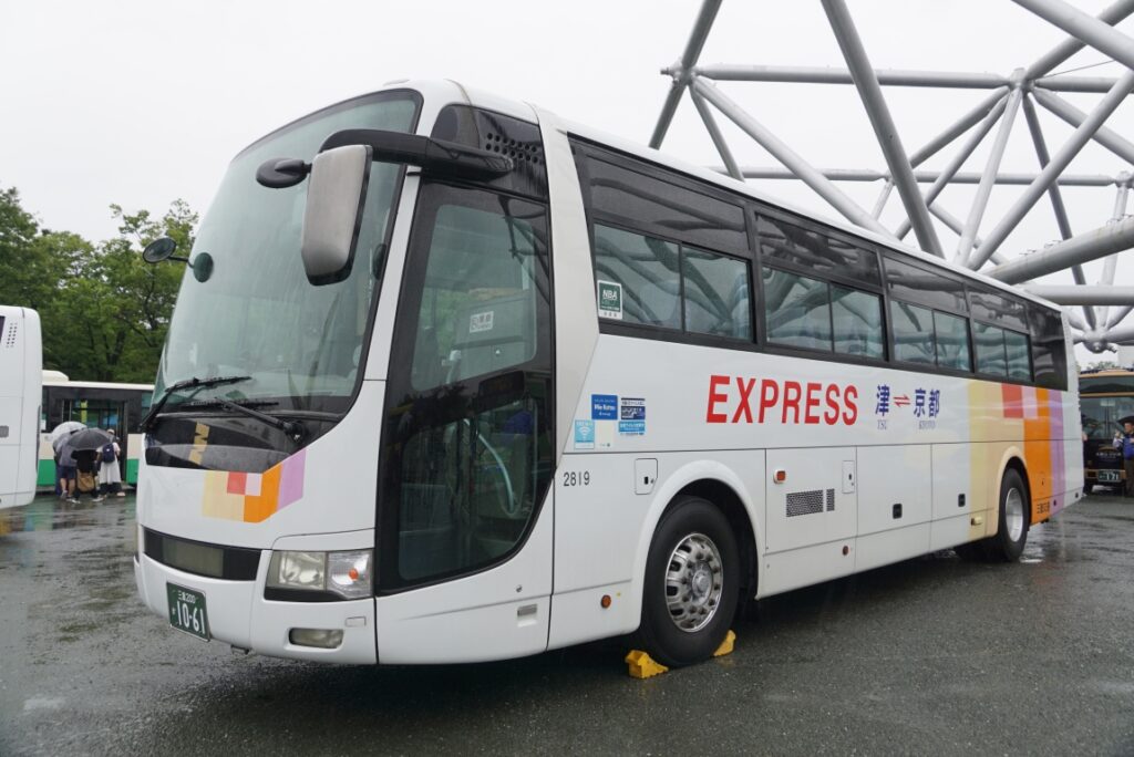 三重交通はすでに廃止されている津・京都間の専用高速車を投入