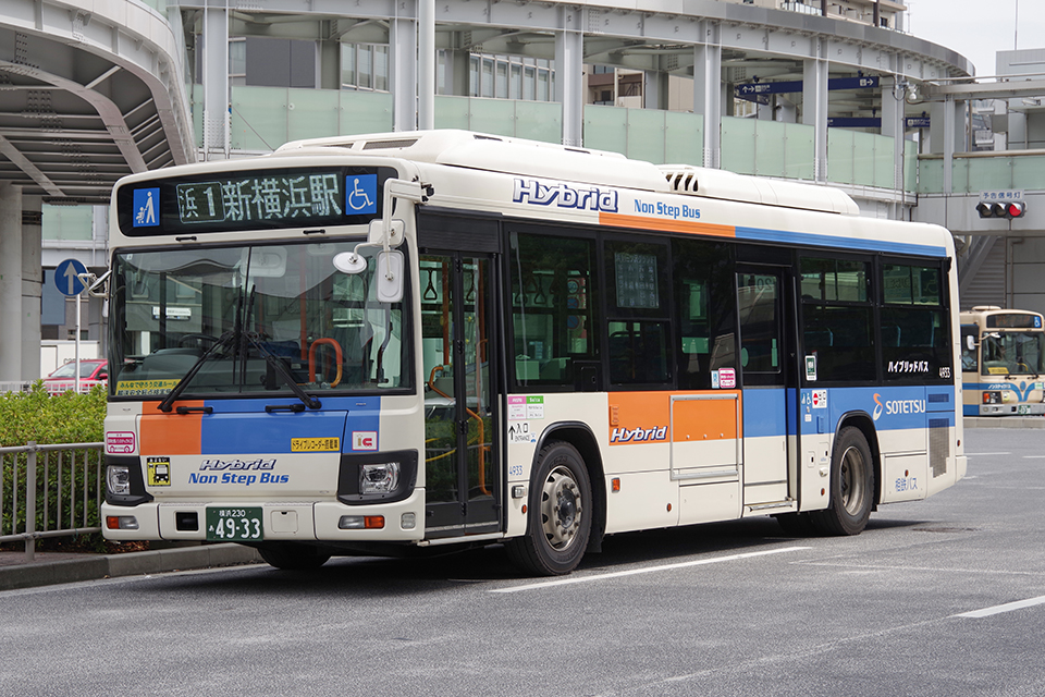 相鉄バス「浜1系統」。この日は2019年式の日野ブルーリボンハイブリッドが充当