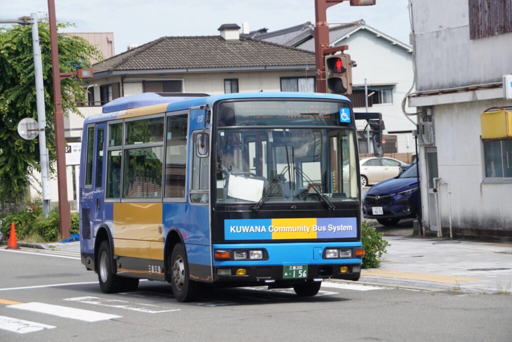 桑名のコミュニティバスの車種は実に多彩!!　　名刀・村正を見に行ったらエアロミディが来た!!