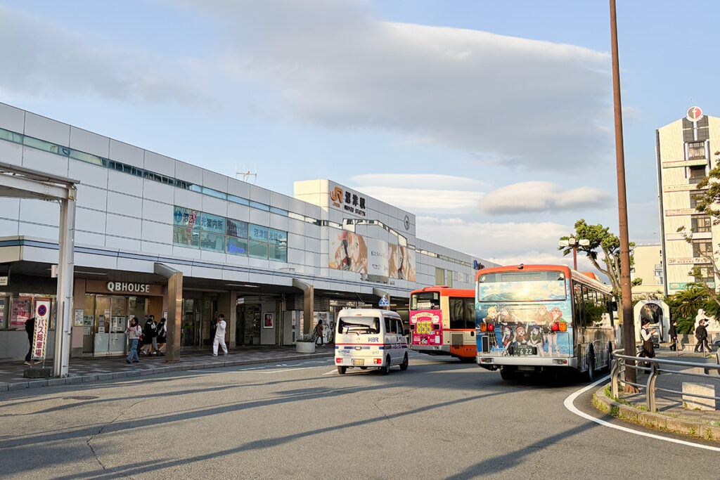 帰宅時間帯で少々渋滞したものの、御殿場線風ルートで沼津駅前に降り立った