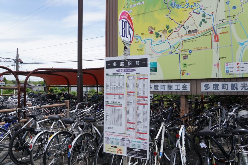 鉄道との接続が悪いというよりも便数が少なく下調べは必要