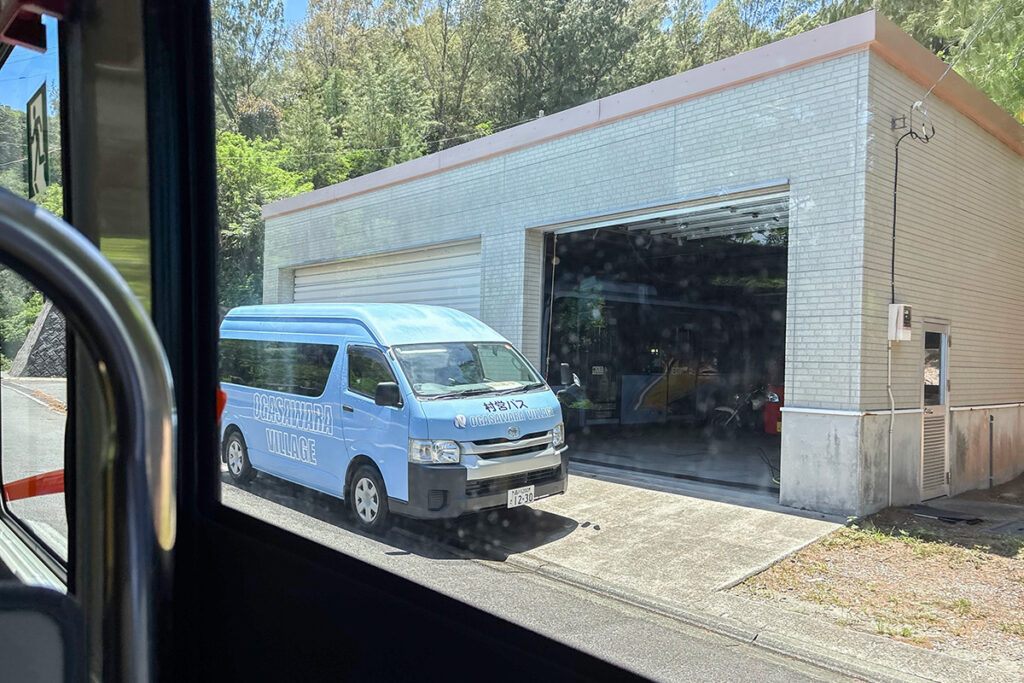 中心地から少々離れたところにバスの車庫がある