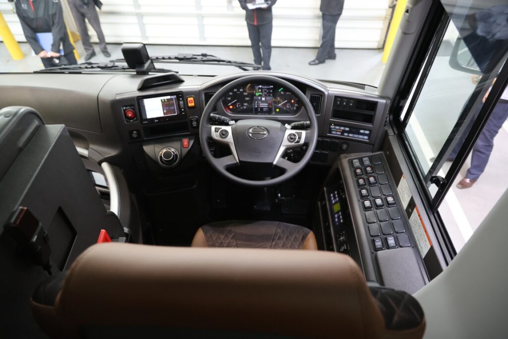 コクピットをはじめとした車内デザインも変更されより快適に運転できそうだ
