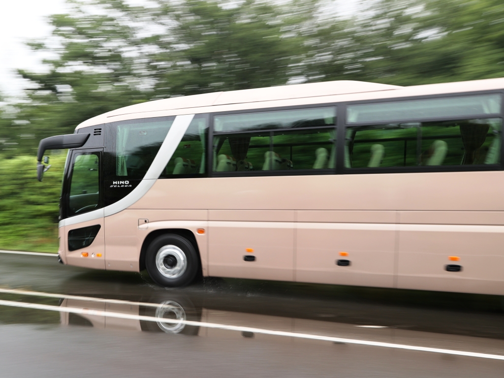 貸切車や高速車では威力を発揮しそうな総合力のパワートレイン