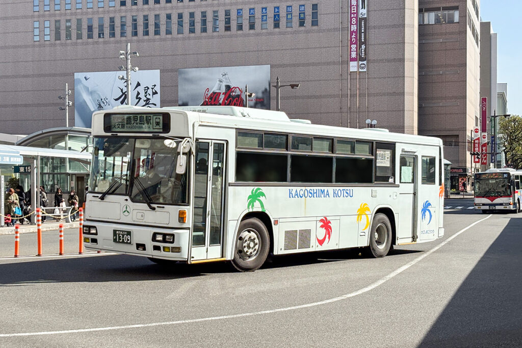 1997年式の日野ブルーリボン＋西工車体