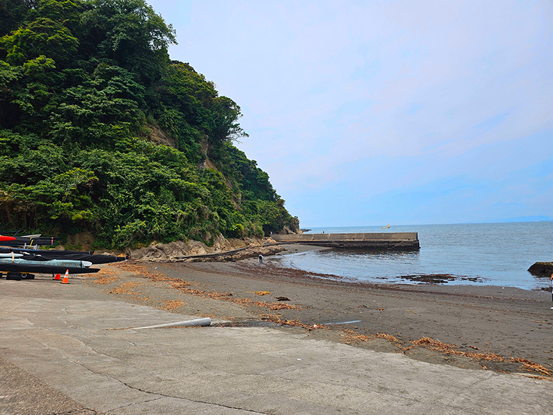 江の島西海岸でビーチ清掃